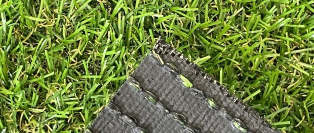 Umělý travní koberec bude pýchou vaší terasy