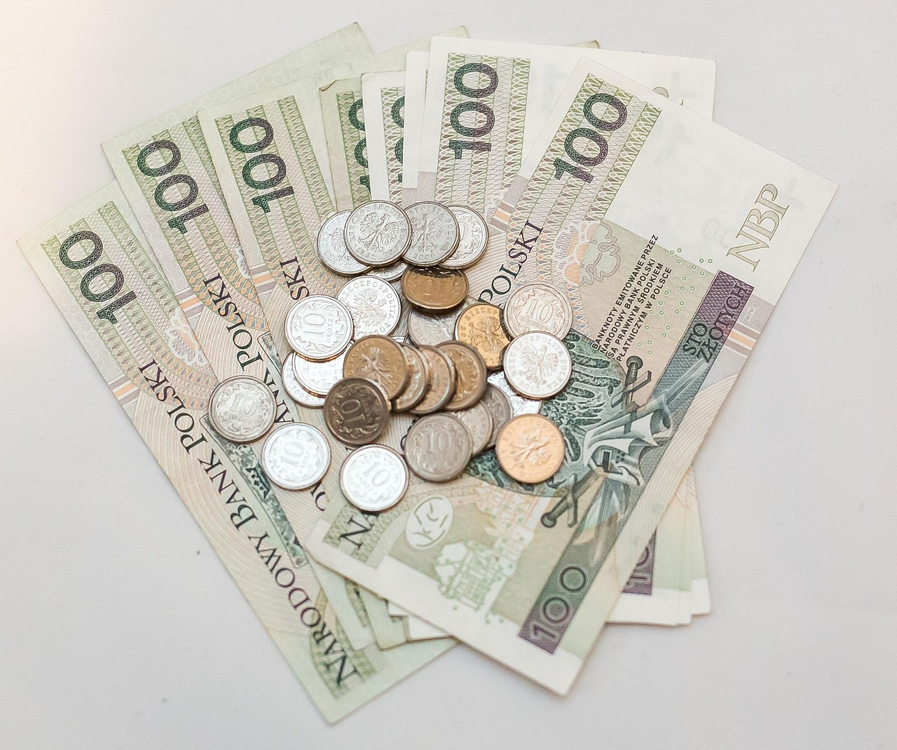 Příspěvek na bydlení a přidružené věci